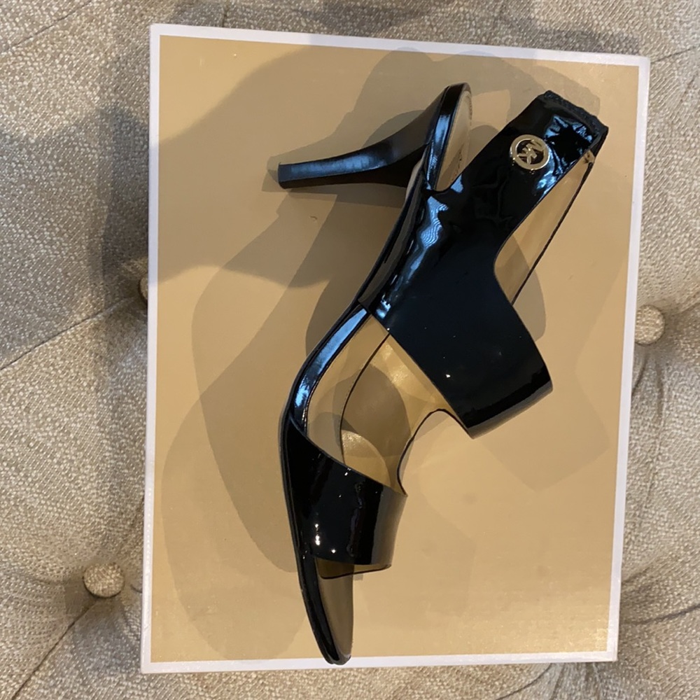 MK Shoes - Picture 4 of 8